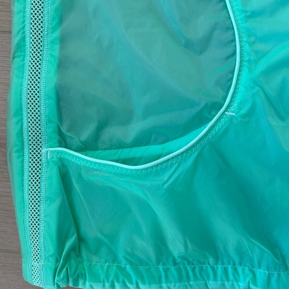 RARE Lululemon women’s translucent lightweight jacket lime/neon green size 6/8 - Picture 5 of 9